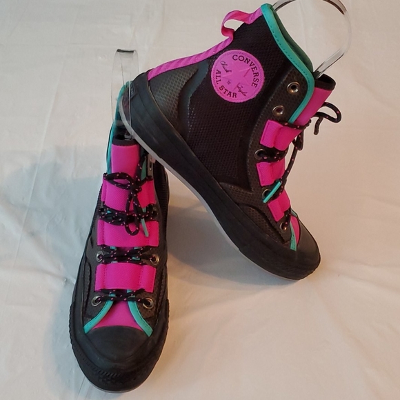 Converse Shoes - Converse Chuck Taylor  Unisex Sneaker Size 7